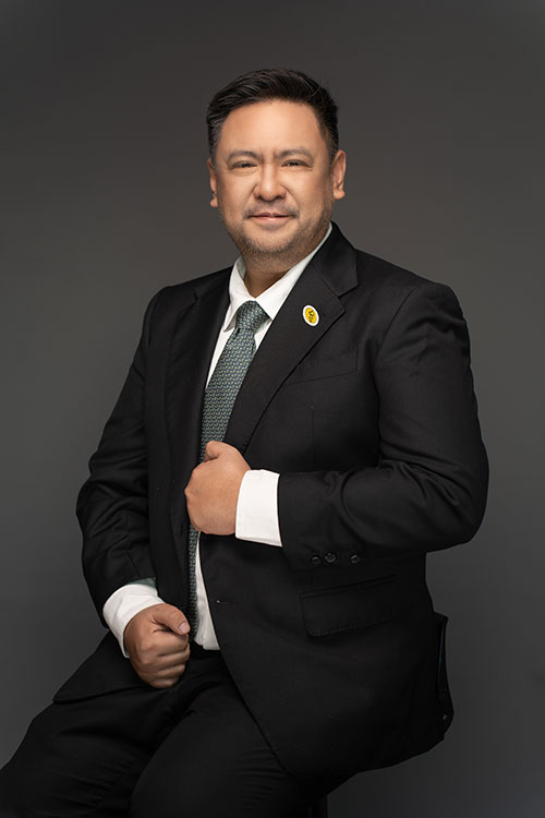 ROBERTO N. DE GUZMAN JR., MD